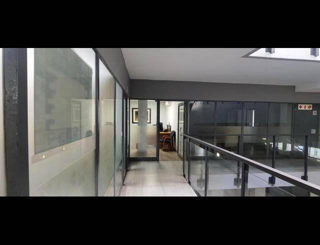 BUSINESS PROPERTY TO RENT IN LYNNWOOD GLEN